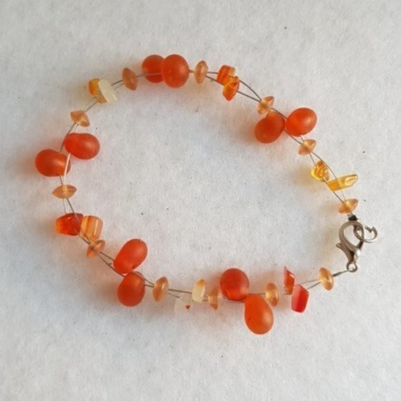 Wire orange lampwork frosted glass beaded bracelet - Picture 6 of 7